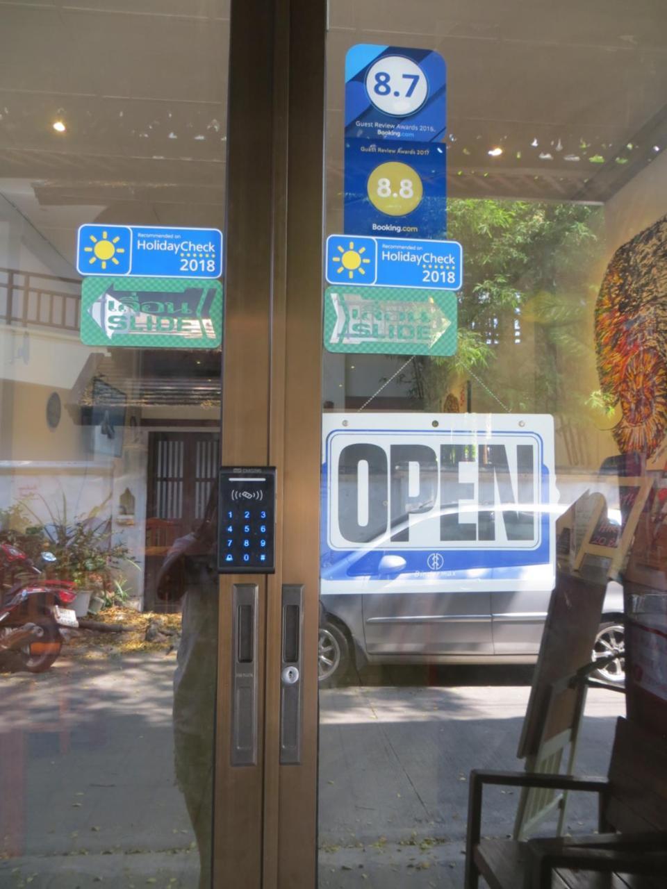 La Maison Verte Hostel チエンマイ エクステリア 写真